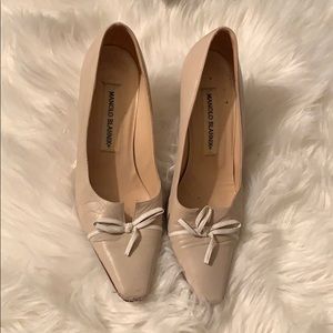 Manolo Blahnik Cream Bow Heels Shoes 6